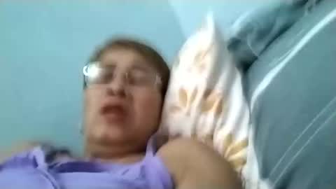 Snapshot of lolamommie chatting on March 1, 2025, 7:19 am tey online show from March 1, 2025, 7:19 am