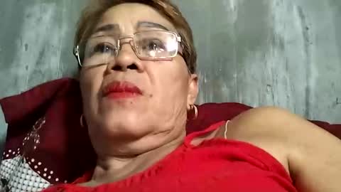 Snapshot of lolamommie chatting on March 12, 2025, 8:41 am tey online show from March 12, 2025, 8:41 am
