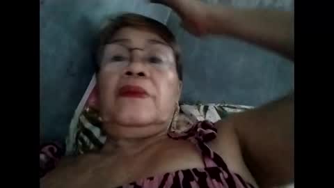 Snapshot of lolamommie chatting on September 10, 2025, 3:50 am tey online show from September 10, 2025, 3:50 am