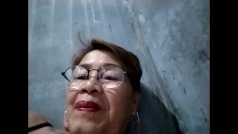 Snapshot of lolamommie chatting on September 10, 2025, 3:56 pm tey online show from September 10, 2025, 3:56 pm