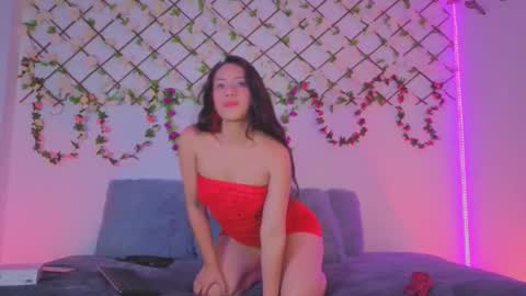  Lola  online show from November 9, 2025, 9:13 pm