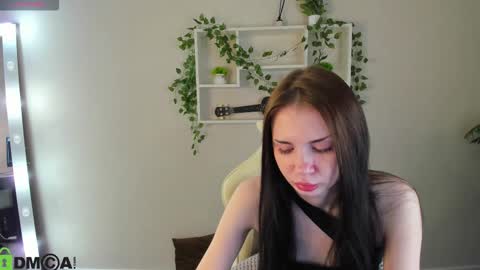 Lola online show from November 4, 2025, 9:19 am