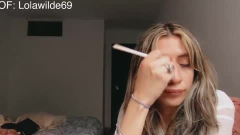 Snapshot of lolita_wilde390 chatting on December 25, 2024, 12:15 pm Lolita Wildes Back online show from December 25, 2024, 12:15 pm