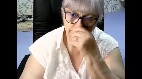 Snapshot of lolkaalyss chatting on January 14, 2025, 8:31 am LolkaAlyss online show from January 14, 2025, 8:31 am