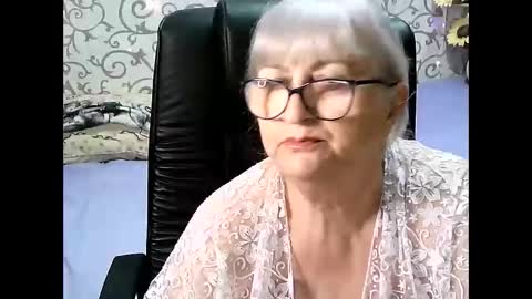 Snapshot of lolkaalyss chatting on January 28, 2025, 10:12 am LolkaAlyss online show from January 28, 2025, 10:12 am