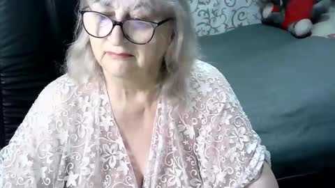 Snapshot of lolkaalyss chatting on February 8, 2025, 6:22 am LolkaAlyss online show from February 8, 2025, 6:22 am