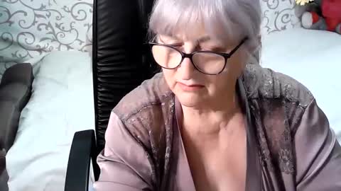 Snapshot of lolkaalyss chatting on February 16, 2025, 2:54 pm LolkaAlyss online show from February 16, 2025, 2:54 pm