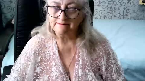 Snapshot of lolkaalyss chatting on September 10, 2025, 6:46 am LolkaAlyss online show from September 10, 2025, 6:46 am