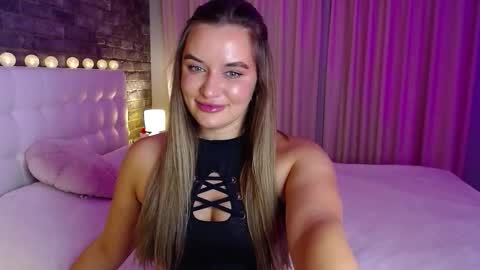 Snapshot of lollidoli__ chatting on November 7, 2025, 5:02 pm Victoria online show from November 7, 2025, 5:02 pm