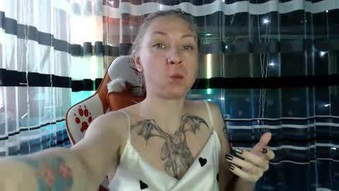 Lisa online show from January 7, 2026, 8:06 am