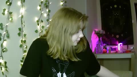 Lilly online show from March 10, 2025, 4:57 pm