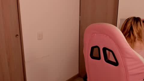 Lolly online show from February 25, 2025, 3:31 am