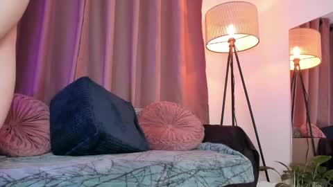 Snapshot of lollypetitte_ chatting on May 23, 2026, 3:12 am Lolly online show from May 23, 2026, 3:12 am