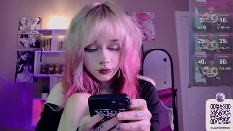 Lolly   online show from January 24, 2025, 9:05 pm