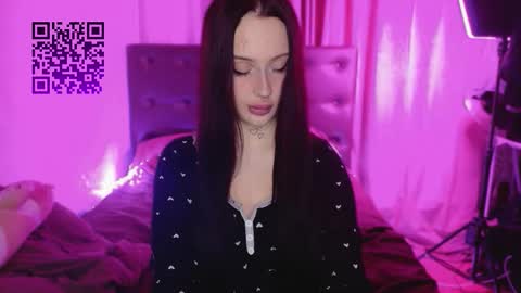 Snapshot of lolykari chatting on February 19, 2026, 7:43 pm Kari online show from February 19, 2026, 7:43 pm