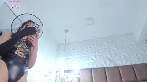 Loly online show from October 5, 2025, 3:27 am