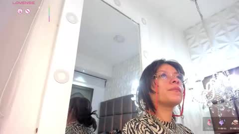 Loly online show from October 6, 2025, 2:42 am