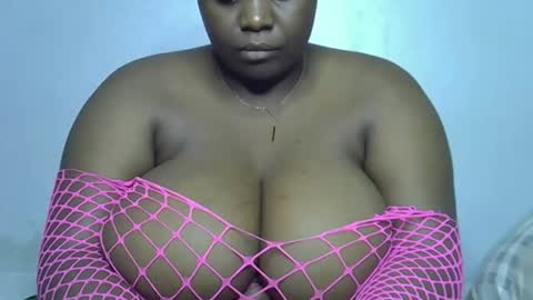 lomyenom56 online show from April 19, 2026, 6:32 pm