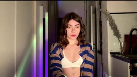 Snapshot of lonelycutia chatting on November 16, 2025, 11:16 am Luna online show from November 16, 2025, 11:16 am