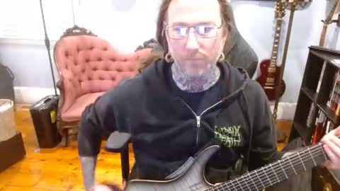 Snapshot of longhair021 chatting on September 21, 2025, 2:40 pm longhair online show from September 21, 2025, 2:40 pm