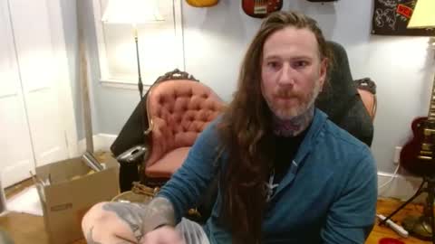 longhair online show from November 4, 2025, 6:56 am