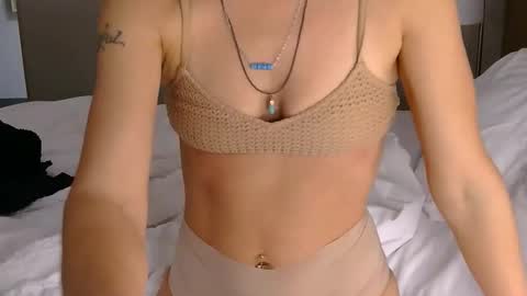 Cutenurse91 online show from November 4, 2025, 12:48 pm