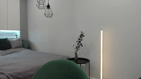 Eva online show from January 4, 2025, 2:14 pm