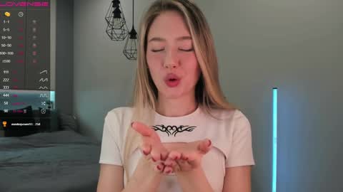 Eva online show from February 20, 2025, 6:46 pm