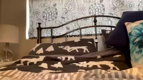 longshank09 online show from December 6, 2024, 12:16 pm