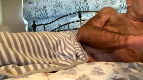 longshank09 online show from January 9, 2025, 2:40 pm