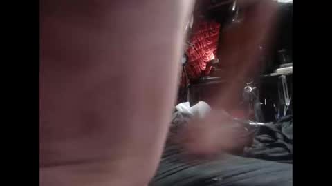 Snapshot of longshanks6869 chatting on October 19, 2025, 9:59 pm Longshanks online show from October 19, 2025, 9:59 pm