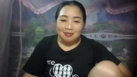 lonna_baby online show from June 3, 2026, 3:39 pm