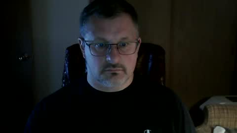 Snapshot of lookin75 chatting on June 23, 2026, 1:36 am lookin75 online show from June 23, 2026, 1:36 am