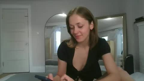 Snapshot of looking444love888 chatting on September 11, 2025, 11:05 pm Elanor online show from September 11, 2025, 11:05 pm