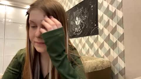 EVA online show from November 3, 2025, 5:31 am