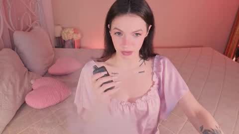 Luna online show from October 17, 2025, 8:22 pm