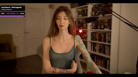 Snapshot of loony_moony chatting on February 17, 2026, 10:45 am loony_moony online show from February 17, 2026, 10:45 am