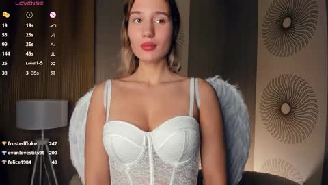 Snapshot of loookat_me chatting on October 31, 2025, 8:54 pm Jina online show from October 31, 2025, 8:54 pm