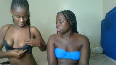 Snapshot of lopez_lolly chatting on February 3, 2025, 4:10 pm Lopez online show from February 3, 2025, 4:10 pm