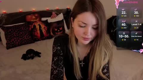 Lora online show from October 25, 2025, 11:51 am