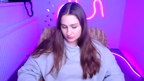 Lora online show from February 17, 2026, 12:23 pm