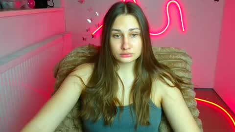 Lora online show from April 20, 2026, 5:32 am