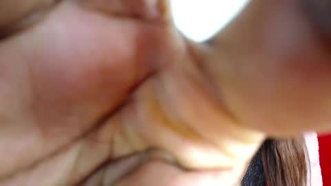 Loraine online show from September 10, 2025, 1:44 pm