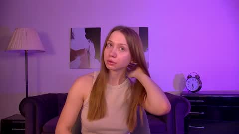 LoraVey online show from June 18, 2026, 7:29 pm