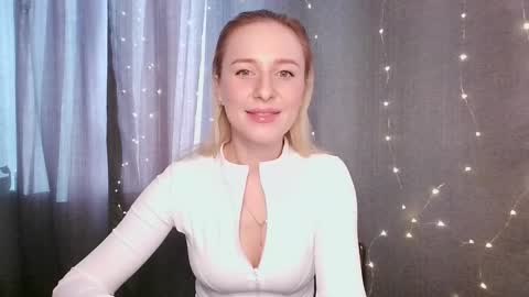 Snapshot of loravine chatting on March 27, 2026, 12:49 pm loravine online show from March 27, 2026, 12:49 pm