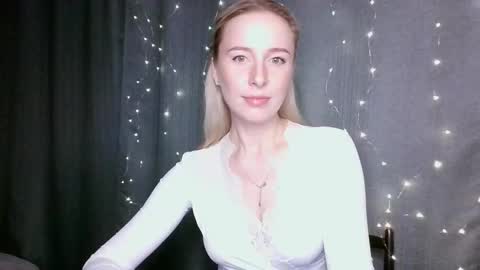 Snapshot of loravine chatting on March 28, 2026, 3:22 pm loravine online show from March 28, 2026, 3:22 pm