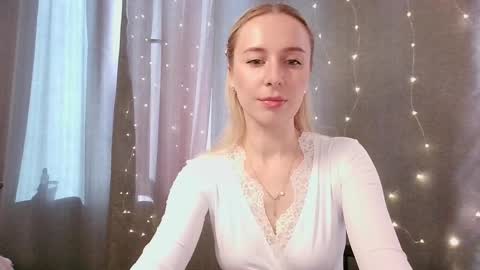 Snapshot of loravine chatting on March 29, 2026, 12:27 pm loravine online show from March 29, 2026, 12:27 pm