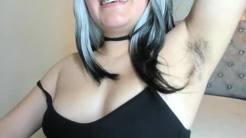   online show from October 15, 2025, 7:14 pm