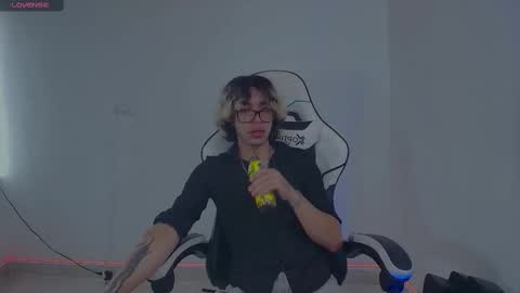 Snapshot of lord_moon_king chatting on September 12, 2025, 5:07 am lord_moon_king online show from September 12, 2025, 5:07 am