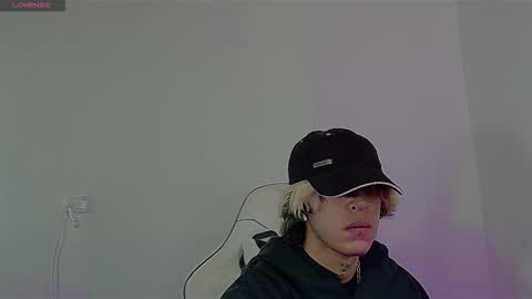 Snapshot of lord_moon_king chatting on September 17, 2025, 3:19 am lord_moon_king online show from September 17, 2025, 3:19 am